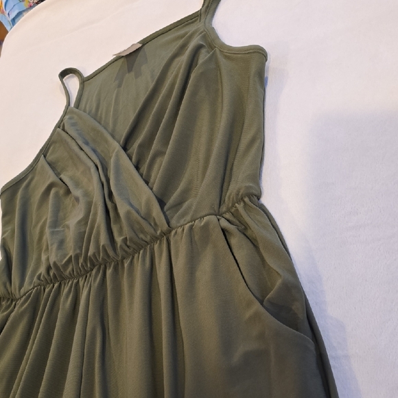 Kaileigh Dark Green Sleeveless Jumpsuit - Picture 3 of 8